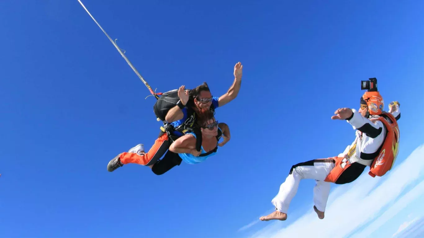 saut en parachute tandem Avignon Pujaut avec son vidéoman